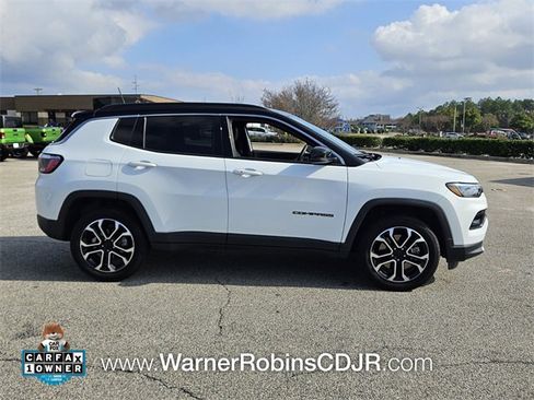 Used 2024 Jeep Compass Limited image 15