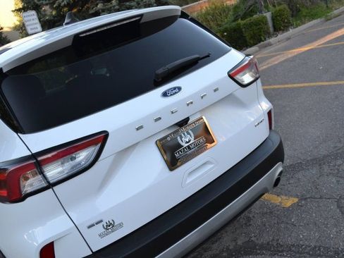 Used 2021 Ford Escape SE image 11