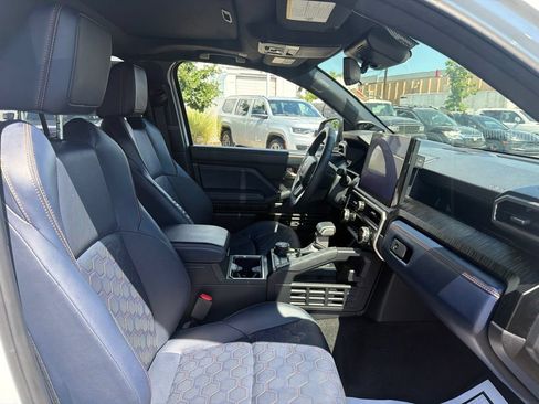 Used 2026 Toyota 4Runner Platinum AWD/4WD image 12