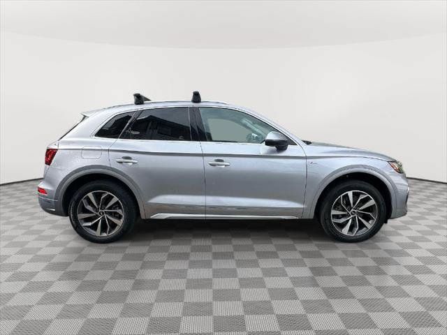 Used 2022 Audi Q5 2.0T Premium Plus w/ Premium Plus Package AWD/4WD image 2
