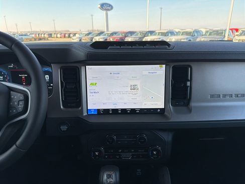 New 2025 Ford Bronco Outer Banks w/ Sasquatch Package AWD/4WD image 15