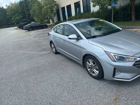 Used 2020 Hyundai Elantra Value Edition w/ Winter Weather Package FWD image 6