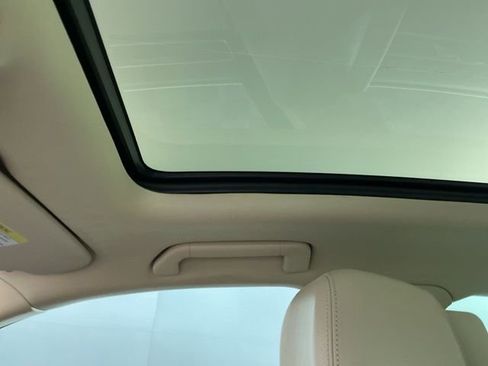 Used 2016 Volkswagen Touareg VR6 AWD/4WD image 21