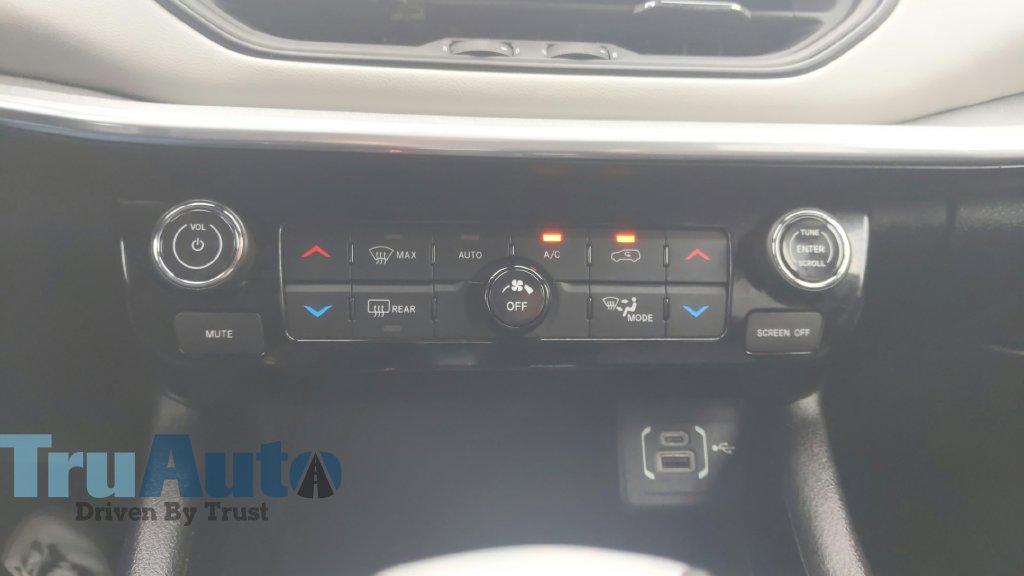 Used 2024 Jeep Compass Limited AWD/4WD image 31