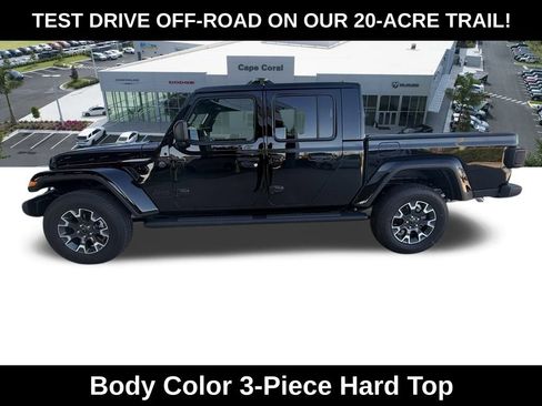 New 2026 Jeep Gladiator Sahara image 7