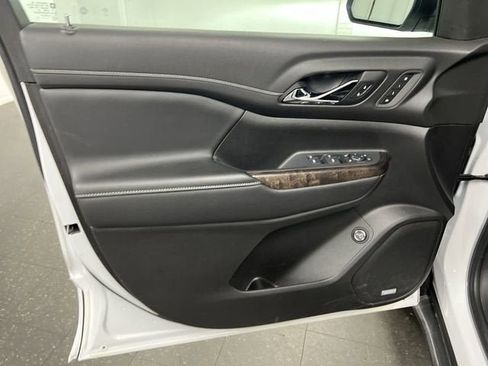 Certified 2021 GMC Acadia Denali w/ Denali Technology Package FWD image 22
