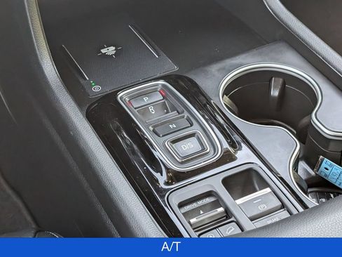 Used 2023 Honda Pilot Touring image 29