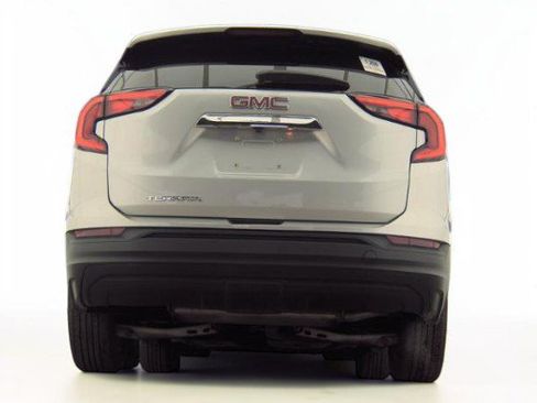 Used 2020 GMC Terrain SLE w/ Driver Convenience Package FWD image 7