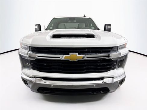 Used 2025 Chevrolet Silverado 3500 LT w/ Safety Package AWD/4WD image 9