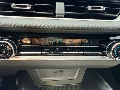 New 2026 Chevrolet Equinox LT w/ Safety and Technology Package FWD image 18