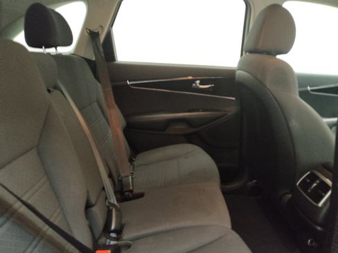 Used 2020 Kia Sorento L FWD image 19