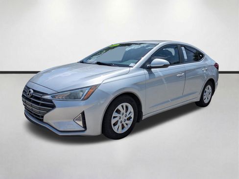 Used 2019 Hyundai Elantra SE w/ Winter Weather Package FWD image 9