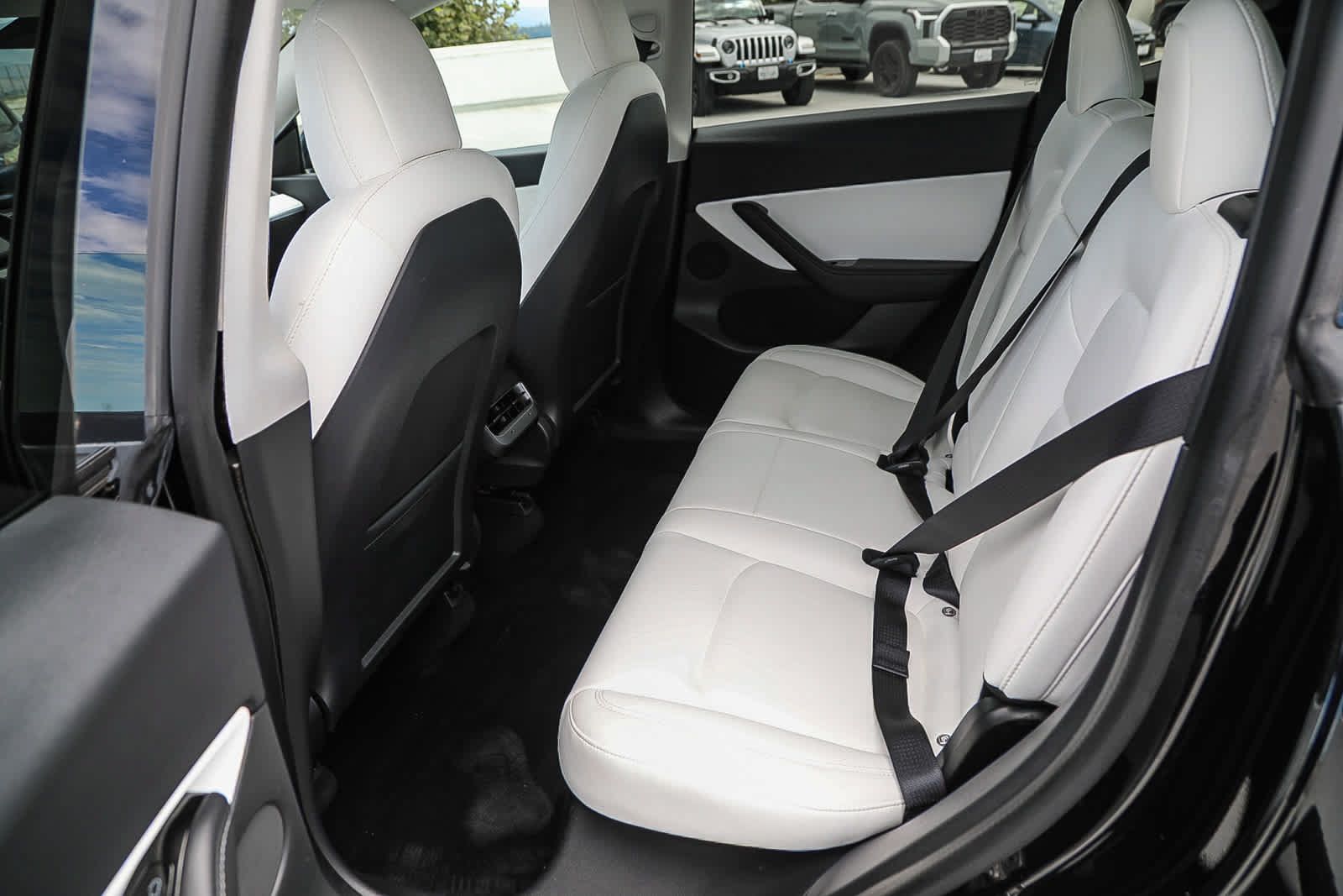 Used 2020 Tesla Model Y Long Range AWD/4WD image 18