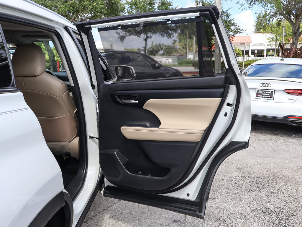 Used 2023 Toyota Highlander XLE FWD image 25