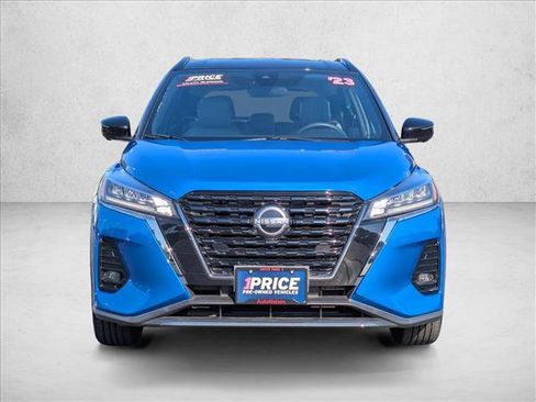 Used 2023 Nissan Kicks SR w/ SR Premium Package FWD image 2