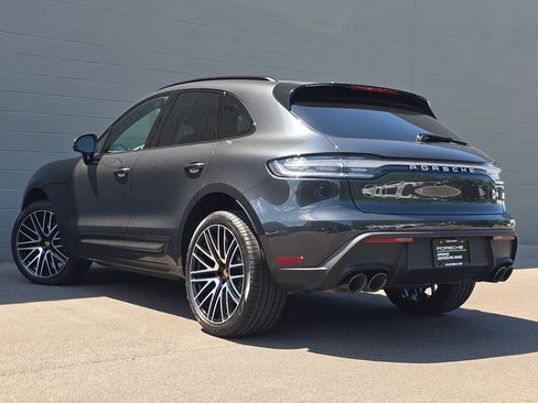 Certified 2026 Porsche Macan AWD/4WD image 3