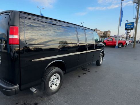Used 2025 Chevrolet Express 3500 LS RWD image 8