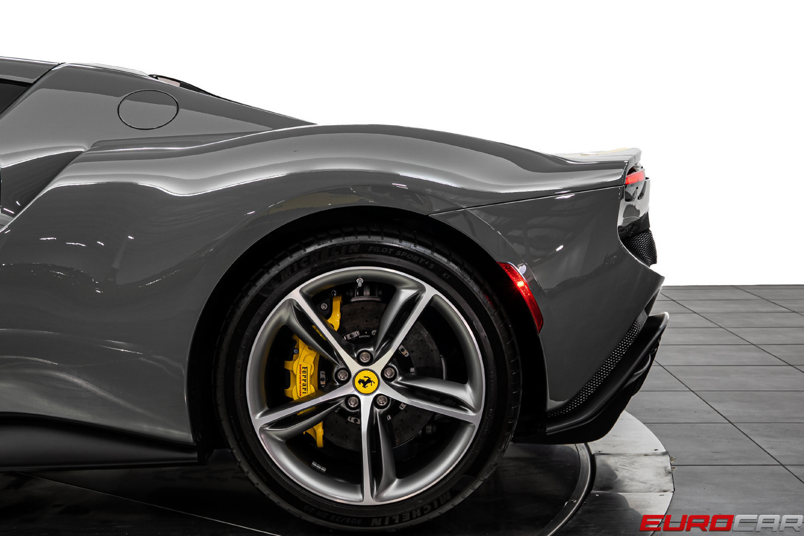 Used 2023 Ferrari 296 GTB RWD image 19
