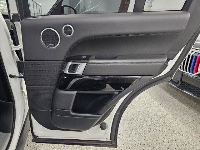Used 2017 Land Rover Range Rover Supercharged AWD/4WD image 32