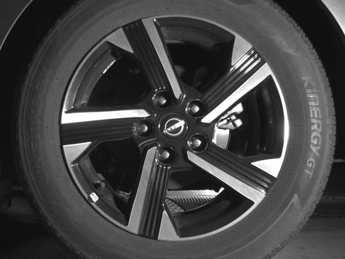 Used 2025 Nissan Sentra SV FWD image 14