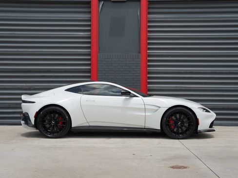 Used 2023 Aston Martin V8 Vantage Coupe RWD image 7