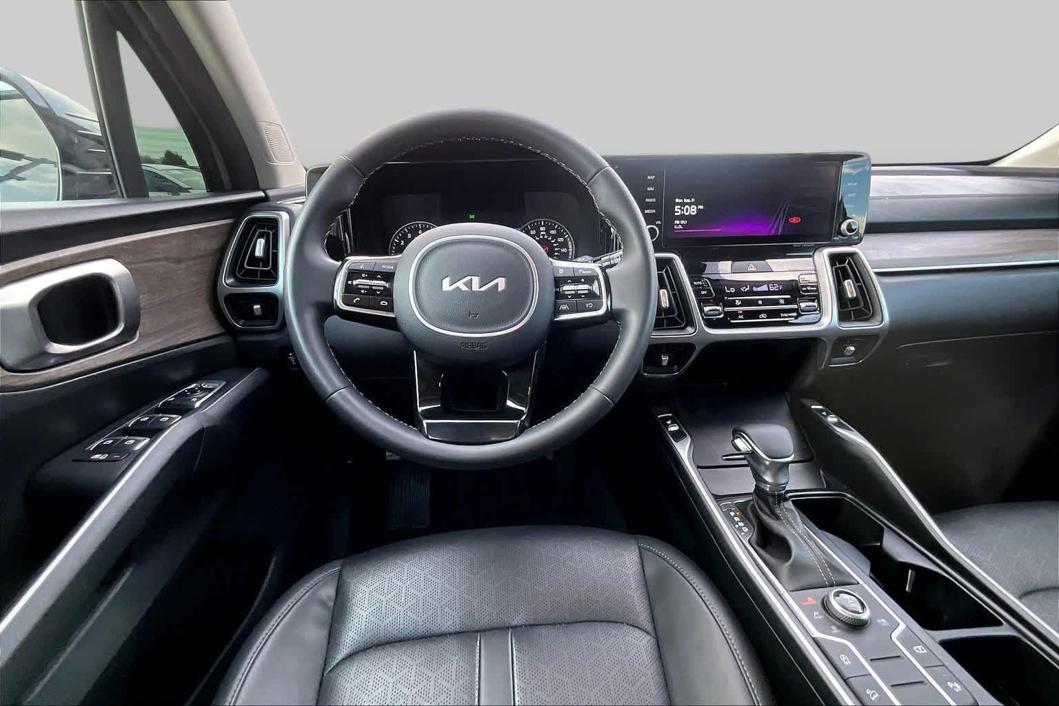 Used 2022 Kia Sorento S AWD/4WD image 6
