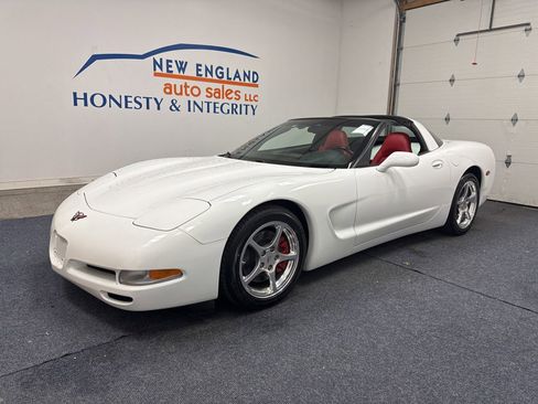 Used 2000 Chevrolet Corvette Coupe w/ Roof Pkg image 15