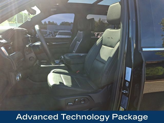 Used 2024 GMC Yukon XL Denali w/ Advanced Technology Package AWD/4WD image 2