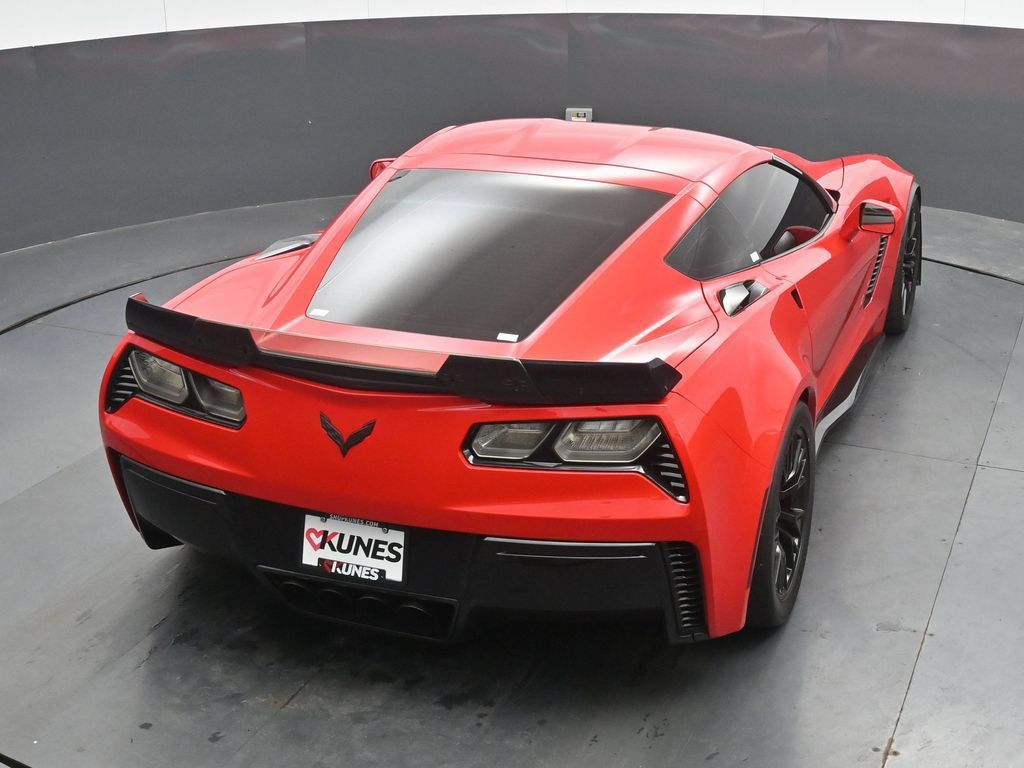 Used 2016 Chevrolet Corvette Z06 w/ 2LZ Preferred Equipment Group RWD image 33