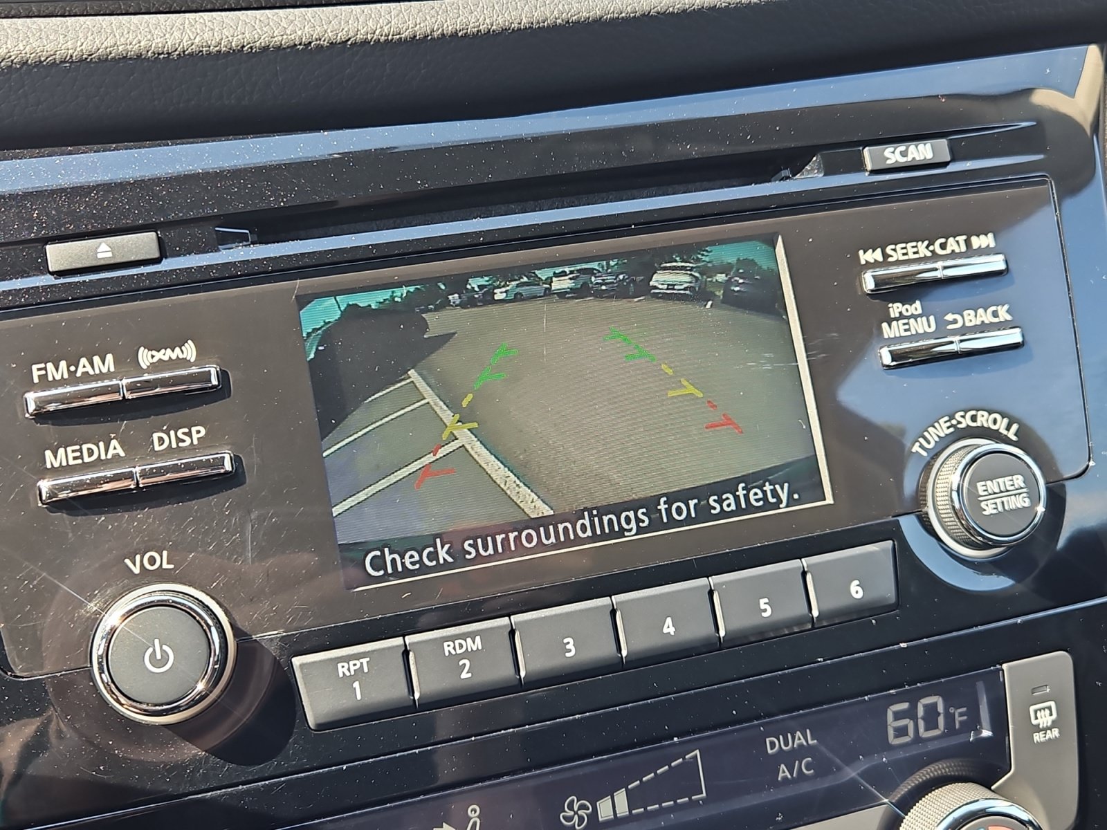 Used 2017 Nissan Rogue SV FWD image 16