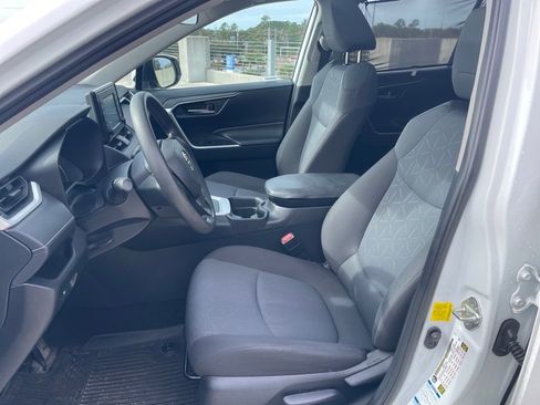 Used 2019 Toyota RAV4 XLE image 18