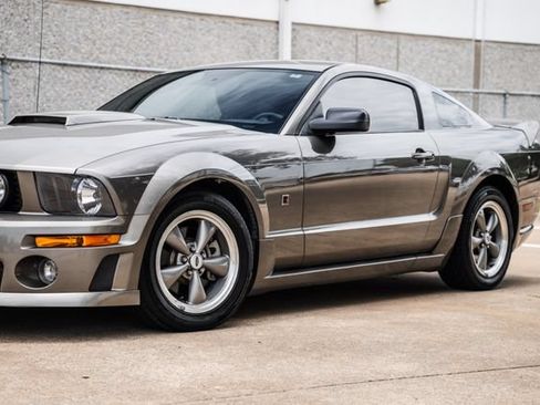 Used 2005 Ford Mustang GT Premium RWD image 39