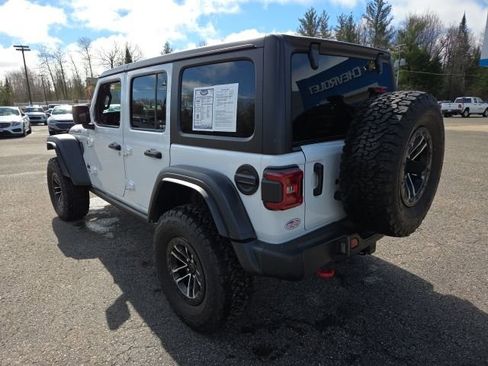 Used 2024 Jeep Wrangler Unlimited Rubicon w/ XTREMEE 35" Tire Package image 27
