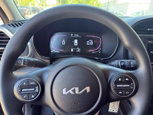 Used 2024 Kia Soul LX w/ Option Group 015 FWD image 15