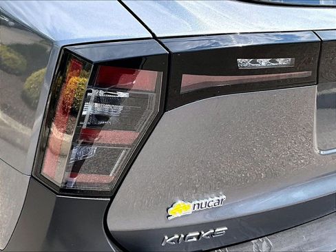 Used 2025 Nissan Kicks SV AWD/4WD image 31