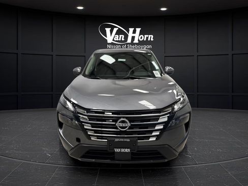Used 2024 Nissan Rogue SV AWD/4WD image 9