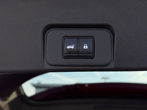 Used 2023 Nissan Rogue Platinum w/ Platinum Premium Package image 11