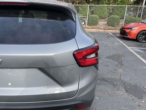 Used 2025 Chevrolet Trax LS w/ LS Convenience Package image 18