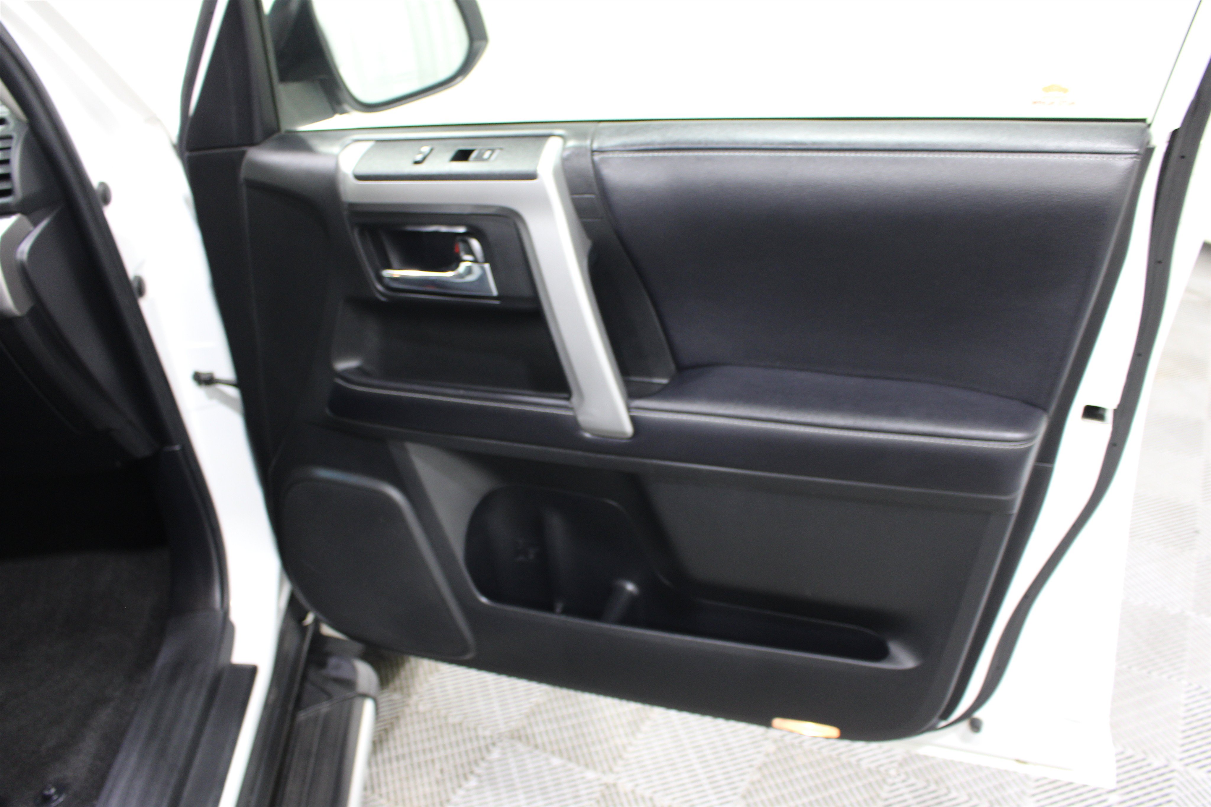 Used 2019 Toyota 4Runner SR5 Premium AWD/4WD image 26