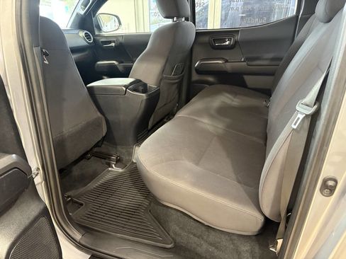 Used 2018 Toyota Tacoma TRD Off-Road w/ Technology Package image 26