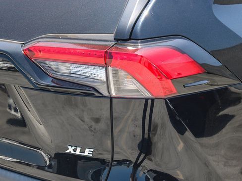 Used 2021 Toyota RAV4 XLE Premium FWD image 15