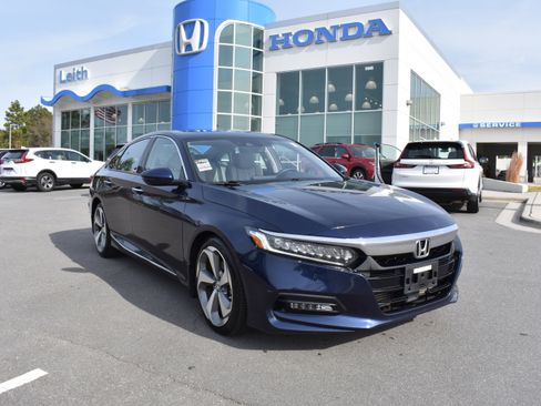 Used 2018 Honda Accord Touring image 1