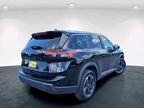 Used 2025 Nissan Rogue SV AWD/4WD image 8