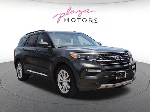 Used 2022 Ford Explorer XLT w/ Equipment Group 202A AWD/4WD image 3