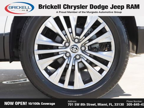 Used 2022 Toyota Venza XLE image 38