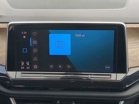 Used 2025 Volkswagen Atlas SE AWD/4WD image 22