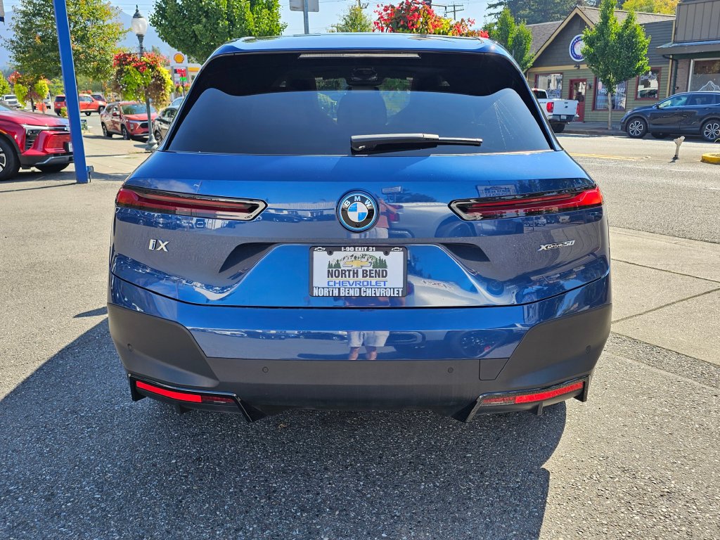 Used 2023 BMW iX xDrive50 w/ Premium Package AWD/4WD image 6