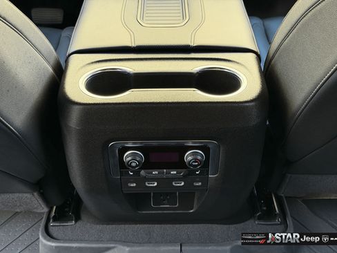 Used 2024 Chevrolet Suburban RST w/ Luxury Package AWD/4WD image 31
