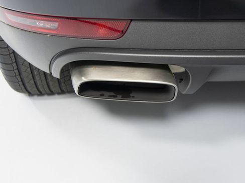 Certified 2020 Porsche Macan AWD/4WD image 43