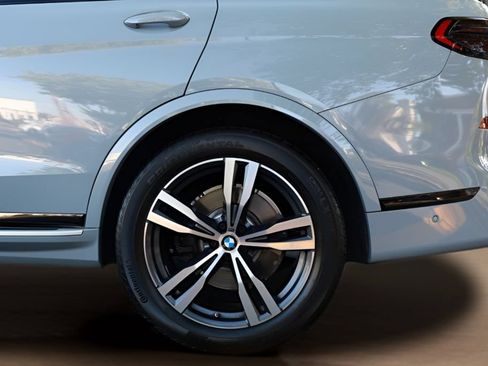Used 2026 BMW X7 xDrive40i AWD/4WD image 6